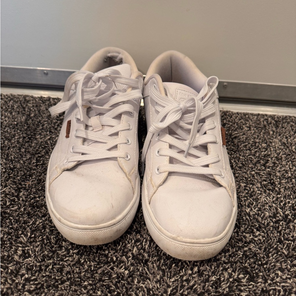 Levi's White Lace-Up Sneakers
